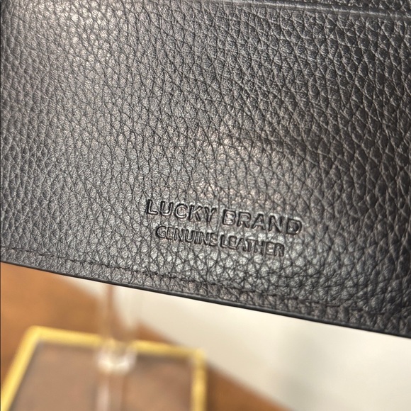 LUCKY BRAND GENUINE LEATHER WITH EMBROIDERED WHIPSTITCH ACCENTS (NWOT) - Picture 6 of 11